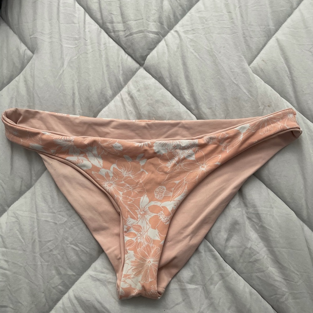 Reversible bikini bottom